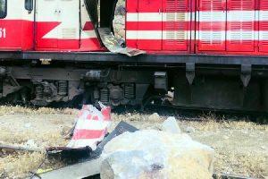 Bingöl'de yük treninin üzerine kaya düştü