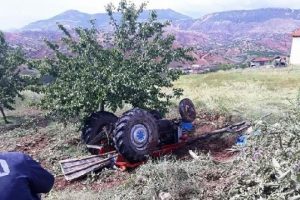 Traktör, kayısı bahçesine devrildi: 1 ölü