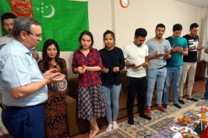 Öğrenciler rektörlerini iftarda ağırladı