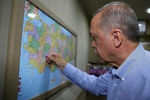 Cumhurbaşkanı Erdoğan miting yaptığı yerleri işaretliyor