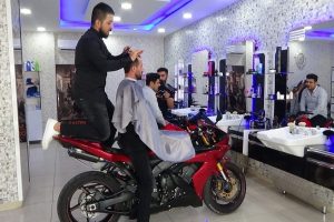 Motosiklet üzerinde tıraş