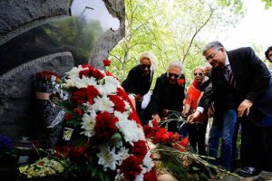 Nazım Hikmet mezarı başında anıldı