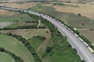 Kapıkule'de 21 kilometrelik tır kuyruğu