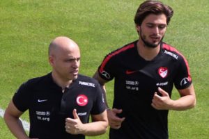 Okay Yokuşlu fizyoterapist eşliğinde çalıştı