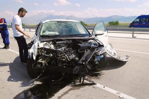 İki otomobil çarpıştı: 7 yaralı