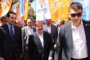 Akdağ, Küçükçekmece'de iftar programına katıldı