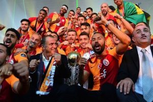 Galatasaray'dan flaş Türk lirası kararı!