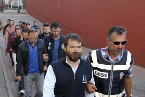 8 FETÖ şüphelisi adliyede