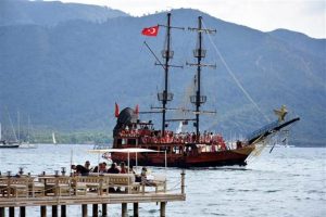 Marmaris'te günübirlik gezi teknelerine yasak!