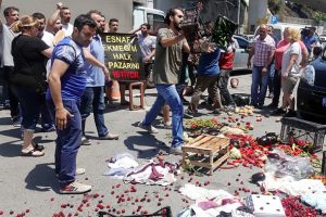 Pazarcı esnafının belediyeye tepkisi sürüyor