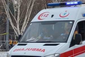 Minibüs ile otomobil çarpıştı : 6 yaralı