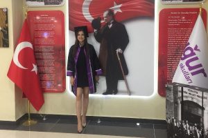 Türkiye'nin en genç milletvekili adayı Bursa'da liseden mezun oldu