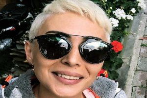 Almıla Hatun'un yeni imajıyla dikkat çekti