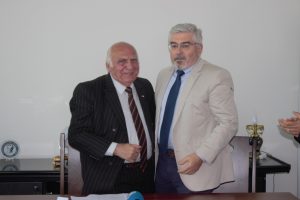 Bursa'da 40 yıllık başkan görevi devretti
