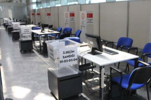 Seçim sandıkları Havalimanına kuruldu!
