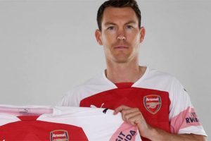 Lichtsteiner, Arsenal'e imzayı attı