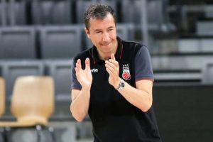 Brose Bamberg'de Luca Banchi'nin koltuğu sallanıyor