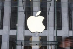Apple Safari'deki Facebook izinlerini kaldırıyor