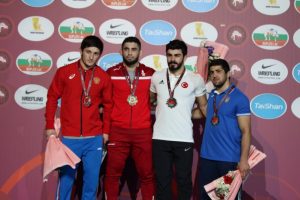 Milli güreşçilerimizden 2 gümüş, 1 bronz madalya