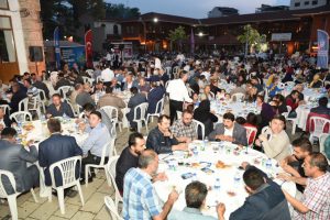 Bursa İshakpaşa Meydanı'nda anlamlı iftar