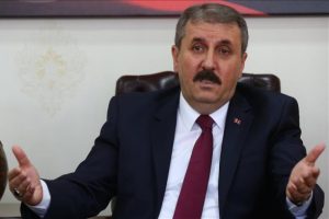 Destici: 'Terör örgütünün partisi olmaz'