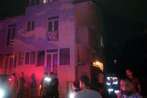 Öğrenci apartında yangın paniği