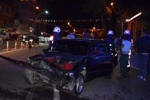 Hurdaya dönen araçtan burnu bile kanamadan çıktı