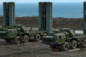 Türkiye'ye 'S-400'ü alın, kullanmayın' mesajı