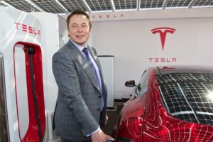 Tesla Model 3, Elon Musk'ın kurtarıcısı oldu!