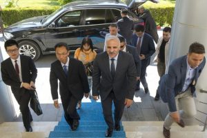 Çinliler'in gözü Van'da