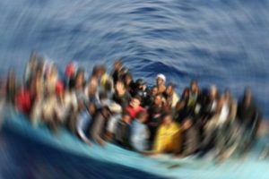 Göçmen teknesi battı: 40 ölü