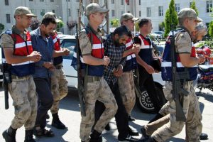 Afrin'de yakalanan 3 teröriste tutuklama