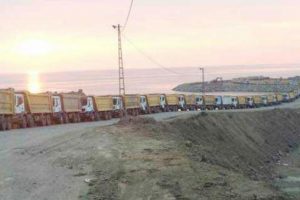 Tam 120 kamyon karadan, 2 gemi denizden çalışıyor!