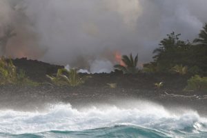Hawaii'de yeni karalar oluşuyor