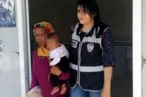 Dilenci gibi davranarak hırsızlık yapan 2 kadın tutuklandı