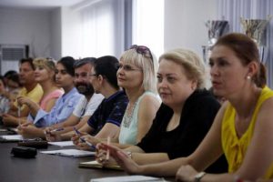 Tek sınıfta, 9 millet buluşuyor