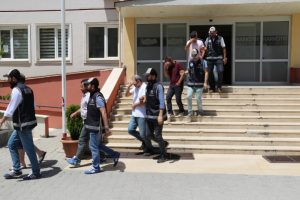 8 ilde 1 milyarlık tefeci operasyonu: 33 gözaltı