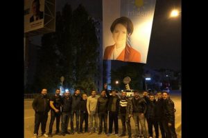 TRT kavşağına Akşener posteri astılar