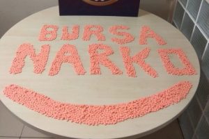 Bursa'da 3 bin 400 adet uyuşturucu hapla yakalandılar