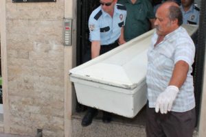 22 yaşındaki genç kız apartta öldürüldü