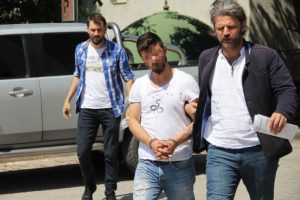 Baba oğul 17 bin kez kullanımlık bonzai ile yakalandı