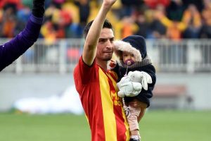 Göztepe'de Leo ve Tanju gitti