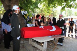 Kalp krizinden ölen astsubay son yolculuğuna uğurlandı