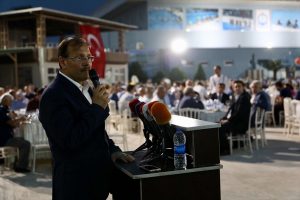 Çavuşoğlu, Bursa'da BTTDD'nin iftarına katıldı
