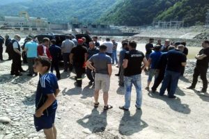 Gürcistan'da rafting yapan 4 kişi öldü