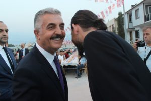 Büyükataman, Bursa'da yüzlerce kişiyle sokak iftarında buluştu