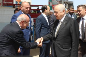 MHP'liler Bahçeli'yi Bursa Turan köyünde karşıladı
