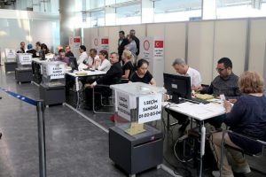 Yurt dışında seçimin ikinci günü yaklaşık 40 bin kişi oy kullandı