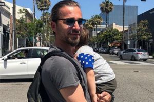 Engin Altan Düzyatan'dan tatil pozu