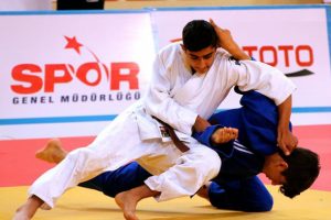 Yıldızlar Judo Şampiyonası Eskişehir'de başladı